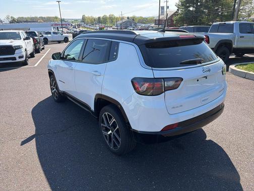 Bright White Clearcoat 2025 Jeep Compass Limited