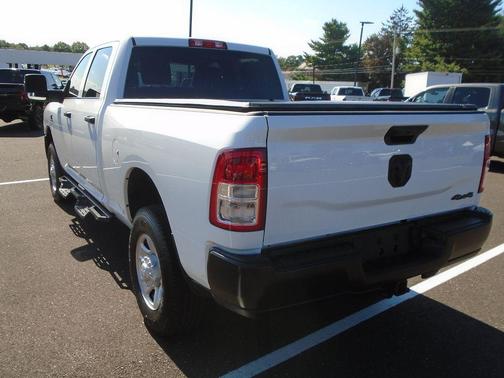2024 RAM 3500 Tradesman Crew Cab 4x4 6'4' Box