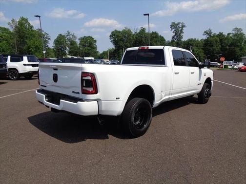 2024 RAM 3500 Laramie Crew Cab 4x4 8' Box