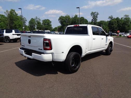 2024 RAM 3500 Laramie Crew Cab 4x4 8' Box