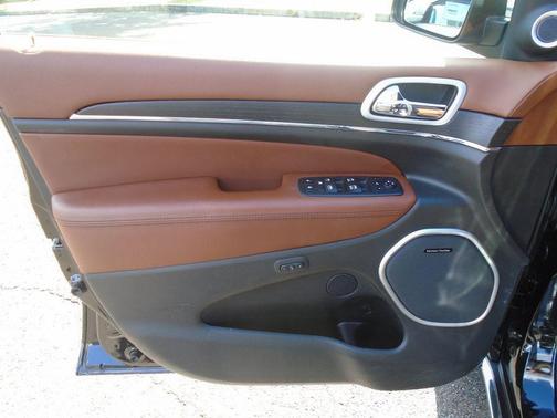 2018 Jeep Grand Cherokee Summit