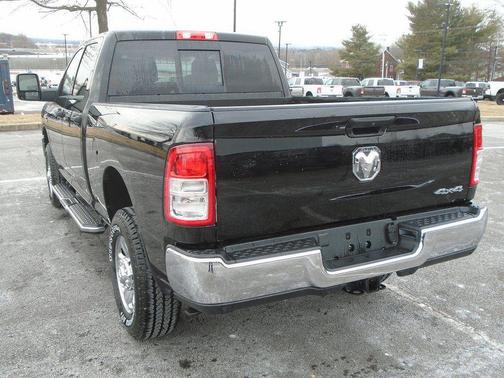 2024 RAM 2500 Tradesman Crew Cab 4x4 6'4' Box