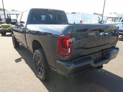 2025 RAM 2500 Big Horn Crew Cab 4x4 6'4' Box