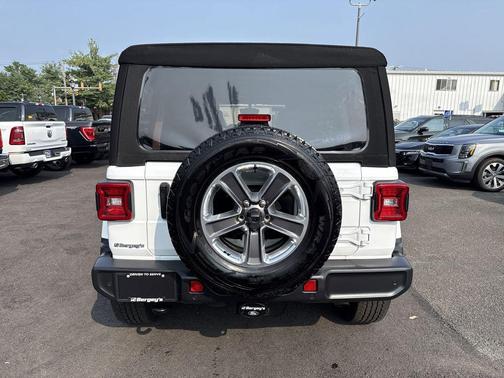 2022 Jeep Wrangler Unlimited Sahara