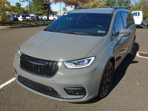 2021 Chrysler Pacifica Hybrid Touring L