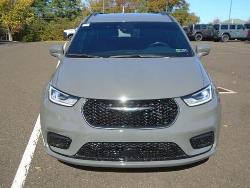 2021 Chrysler Pacifica Hybrid Touring L