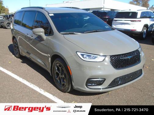 2021 Chrysler Pacifica Hybrid Touring L