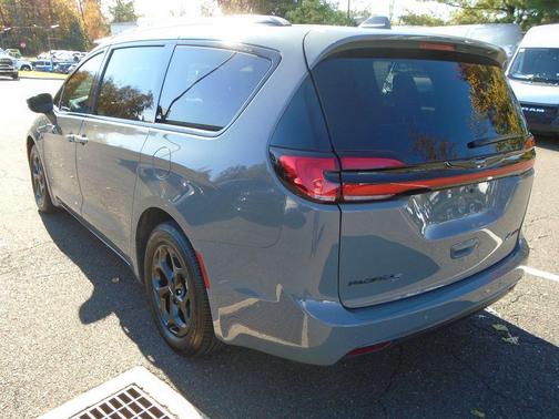 2021 Chrysler Pacifica Hybrid Touring L