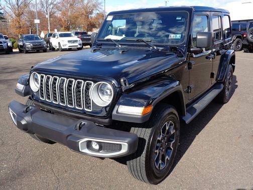 2025 Jeep Wrangler 4-Door Sahara 4x4