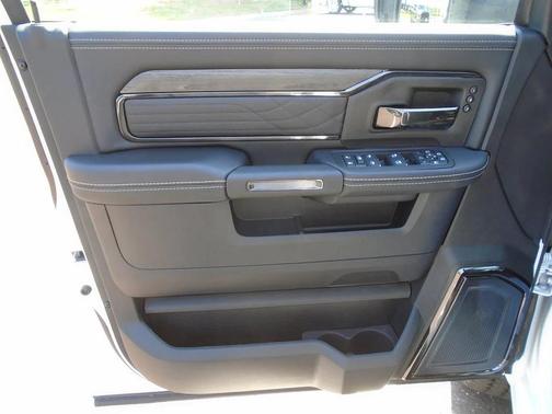 2025 RAM 2500 Limited Crew Cab 4x4 6'4' Box