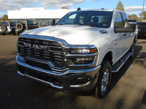2025 RAM 2500 Big Horn Crew Cab 4x4 6'4' Box