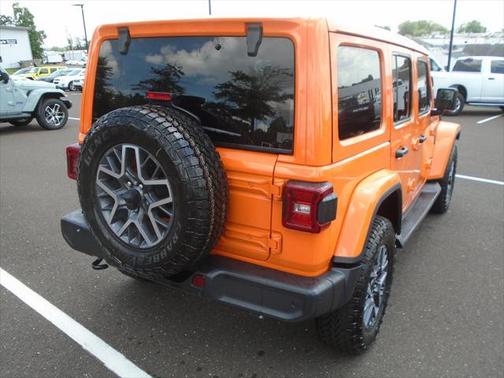 2025 Jeep Wrangler 4-Door Sahara 4x4