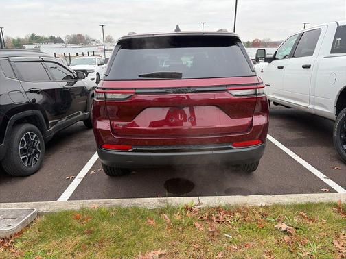 2024 Jeep Grand Cherokee Altitude
