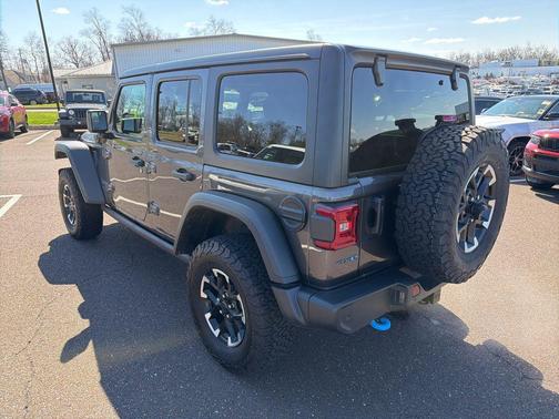 Granite Crystal Metallic Clearcoat 2025 Jeep Wrangler 4xe Rubicon