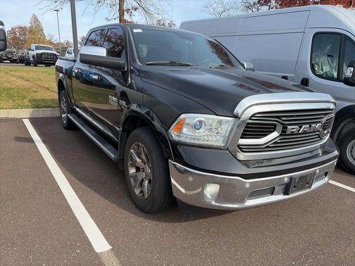 2017 RAM 1500 Limited Crew Cab 4x4 5'7' Box