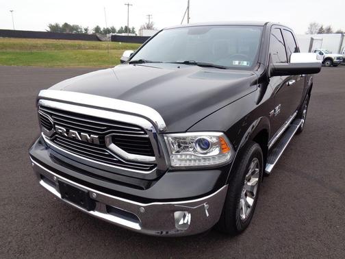 2017 RAM 1500 Limited Crew Cab 4x4 5'7' Box