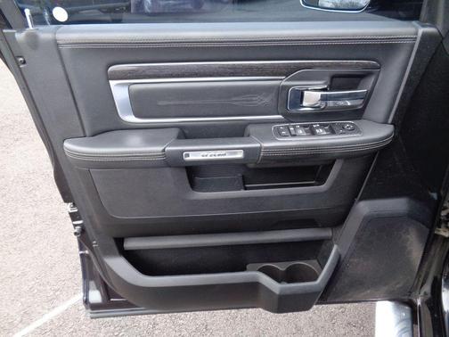 2017 RAM 1500 Limited Crew Cab 4x4 5'7' Box