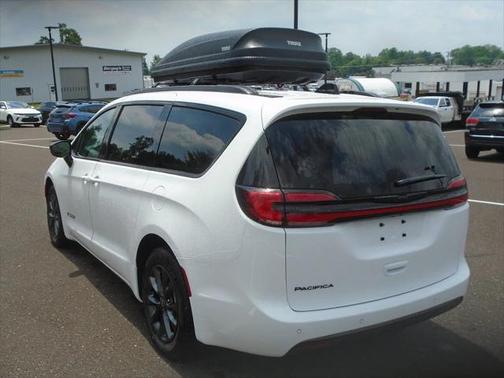 2025 Chrysler Pacifica L