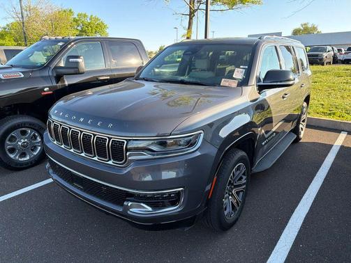 Baltic Gray Metallic Clearcoat 2025 Jeep Wagoneer 4x4