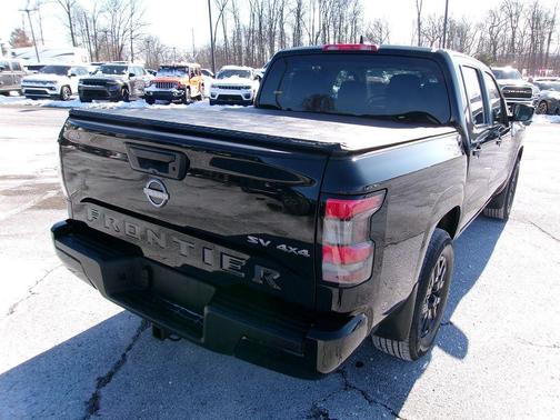 2022 Nissan Frontier SV