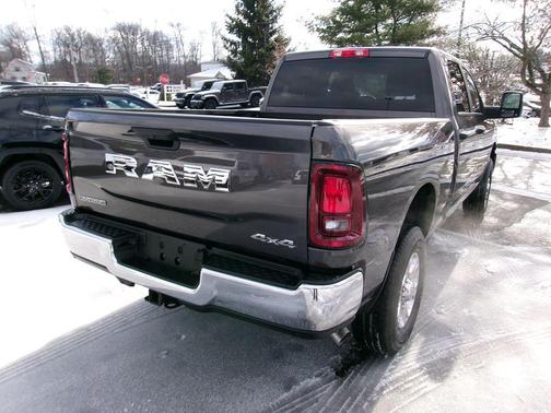 2025 RAM 2500 Big Horn Crew Cab 4x4 6'4' Box