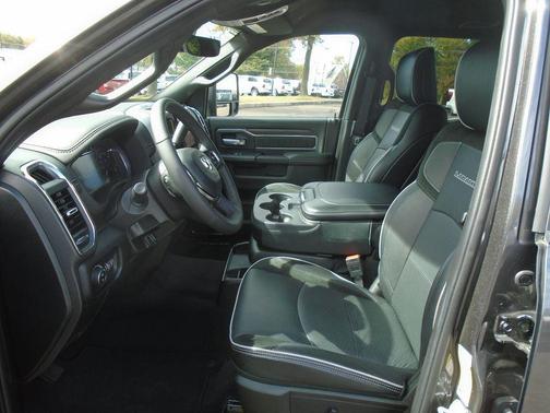 2025 RAM 2500 Laramie Crew Cab 4x4 6'4' Box