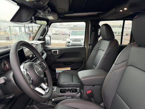 2026 Jeep Wrangler 4-Door Sahara 4x4