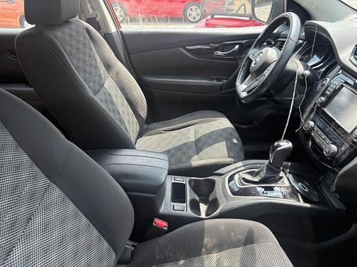 2017 Nissan Rogue Sport SV