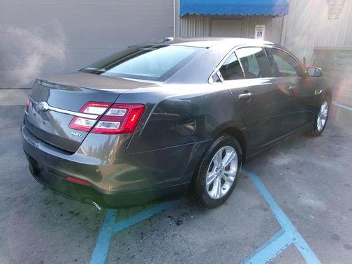 2016 Ford Taurus SEL