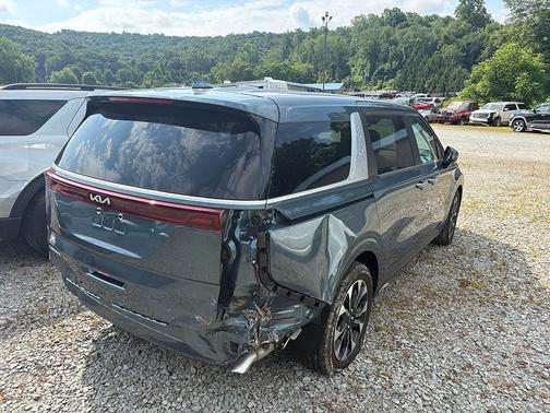 2024 Kia Carnival EX