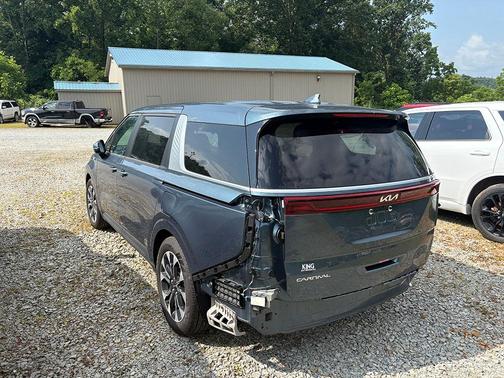 2024 Kia Carnival EX