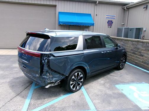 2024 Kia Carnival EX