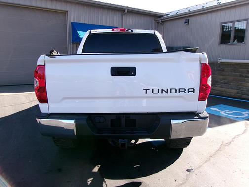 2014 Toyota Tundra SR5