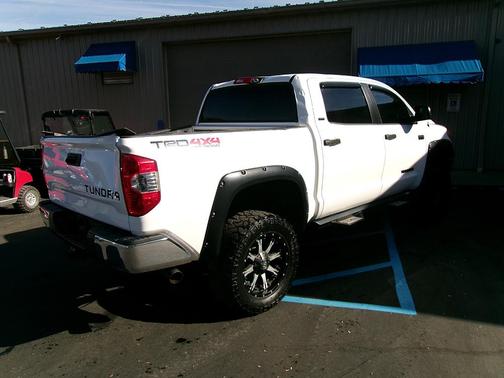 2014 Toyota Tundra SR5