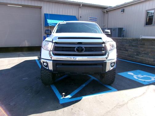 2014 Toyota Tundra SR5