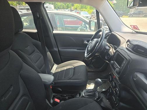 2017 Jeep Renegade Altitude