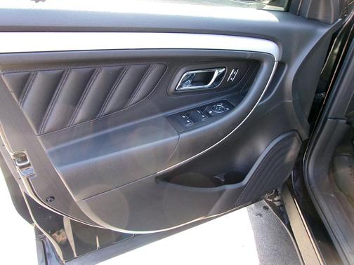 2017 Ford Taurus SEL