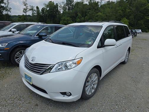 2013 Toyota Sienna XLE