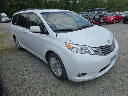 2013 Toyota Sienna XLE