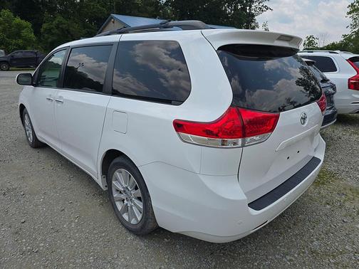 2013 Toyota Sienna XLE