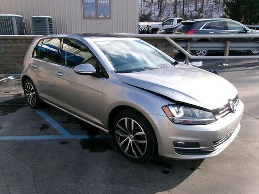 2016 Volkswagen Golf TSI