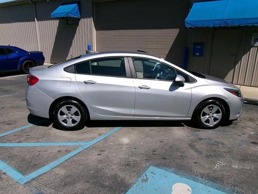 2017 Chevrolet Cruze LS