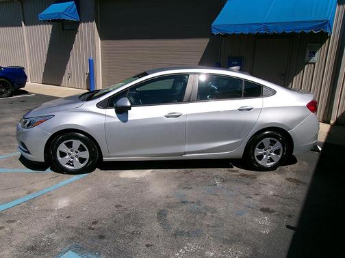2017 Chevrolet Cruze LS