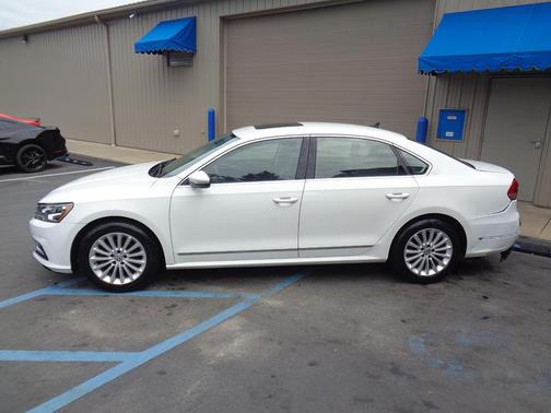 2016 Volkswagen Passat 1.8T SE