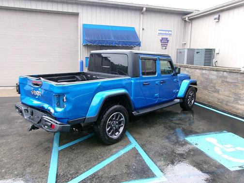 2021 Jeep Gladiator Overland