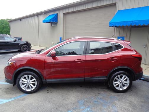 Photo 3 of 18 of 2019 Nissan Rogue Sport SV