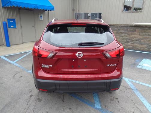 Photo 4 of 18 of 2019 Nissan Rogue Sport SV