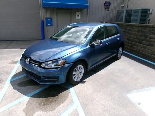 2017 Volkswagen Golf TSI S 4-Door