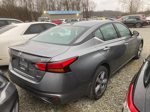 Photo 4 of 5 of 2019 Nissan Altima 2.5 SV