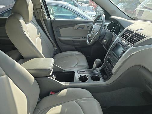 2012 Chevrolet Traverse 2LT